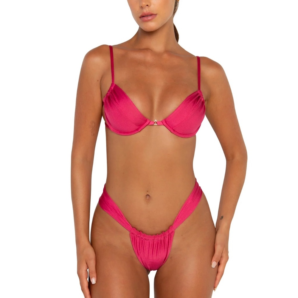 fae bikini - Picture 2 of 2